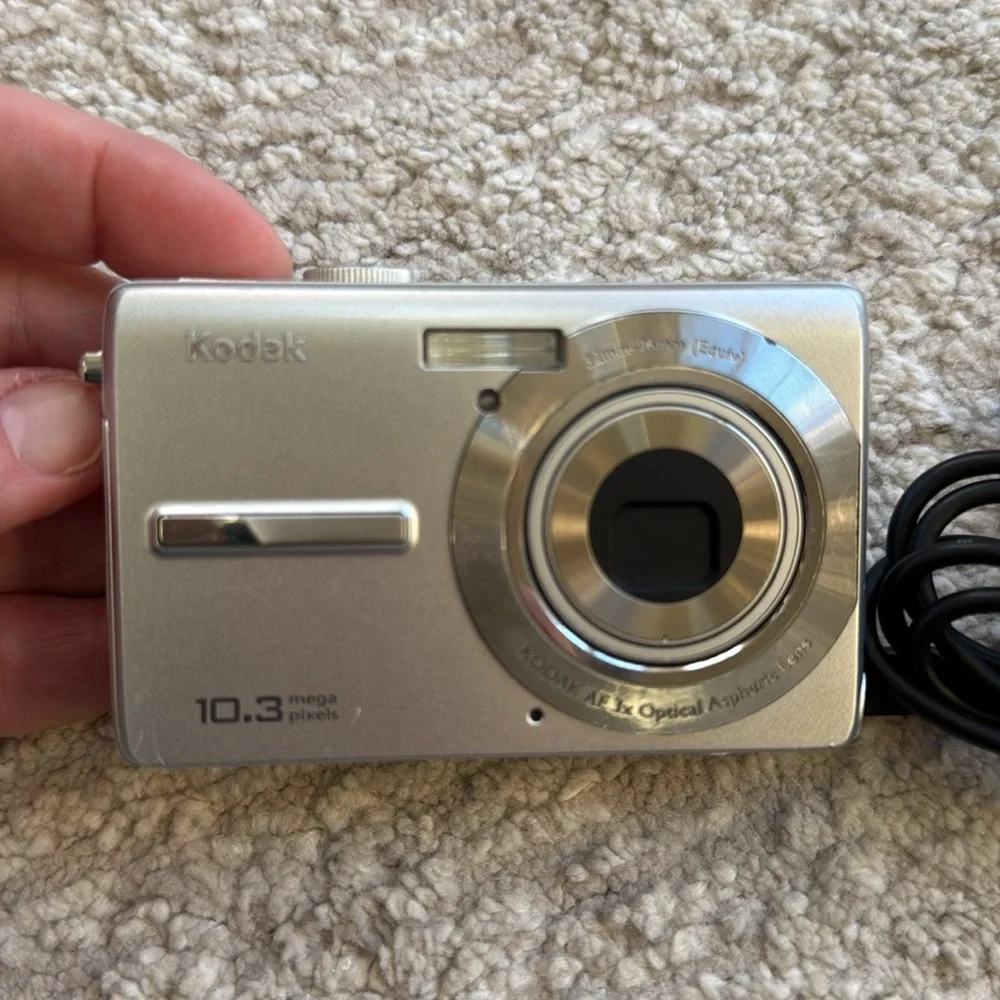 KODAK EasyShare M1063 Digital Camera, 10.3 Megapixels, 3x Optical Zoom Lens